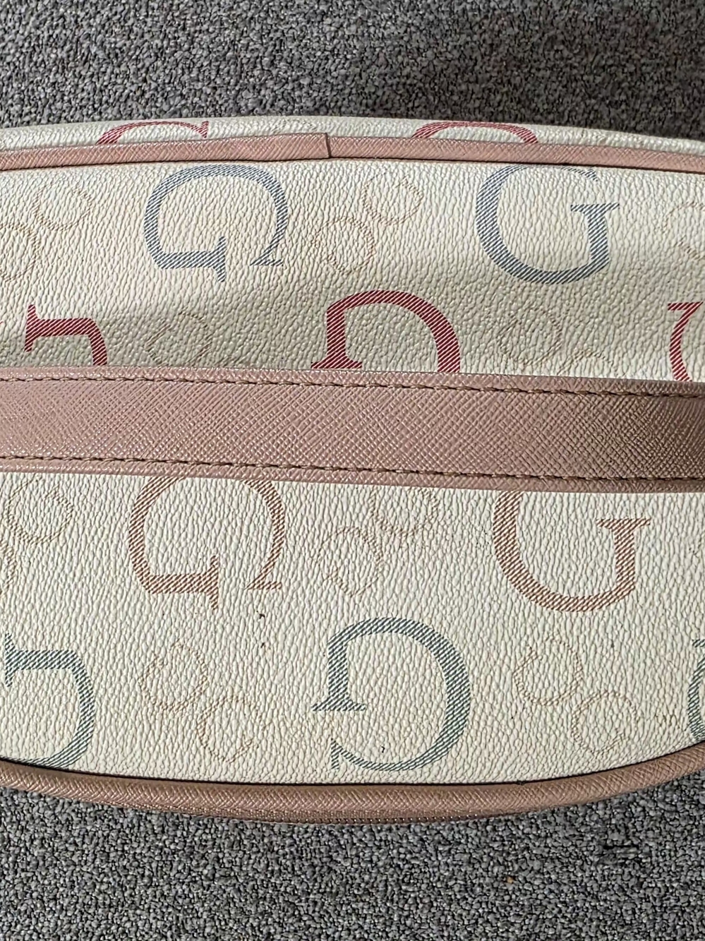 GUESS Los Angeles Vanity Cosmetic Makeup Bag Travel Case Beige Logo Print - Picture 3 of 5
